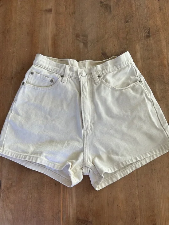 Vintage 90’s Jordache Cream High-Waist Denim Shorts - Picture 1 of 12